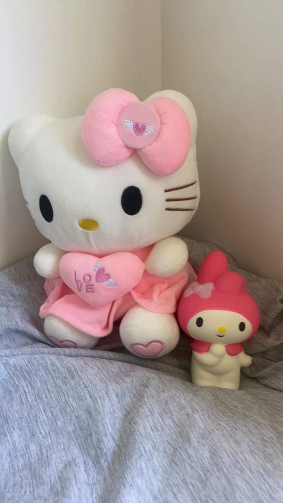 Hello Kitty LOVE Plush